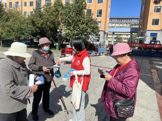 勝利街道民和社區(qū)開展宣傳活動(dòng) 勝利街道民和社區(qū)開展宣傳活動(dòng)