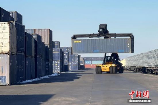 12��11�������֬q���������ˆT�ڬq���F·�ڰ��M(j��n)�м��b����b�������� �z