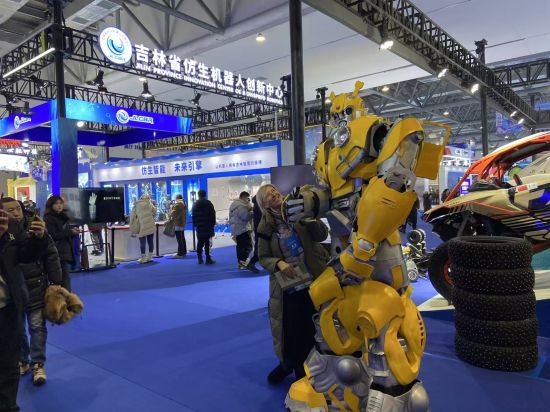 ��������c�����b��ġ����S�䡱��Ӱ������ �z