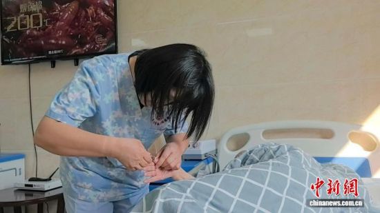 ���������ڽo���˼�ָ����ʯ���� �z